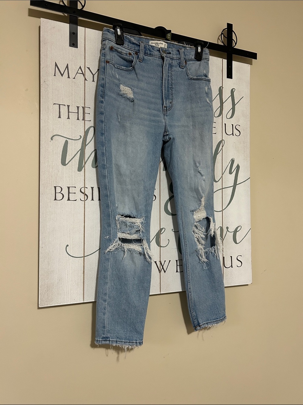 Abercrombie & Fitch the skinny high rise Light Blue Distressed Jeans, size 27/4s - Picture 3 of 7